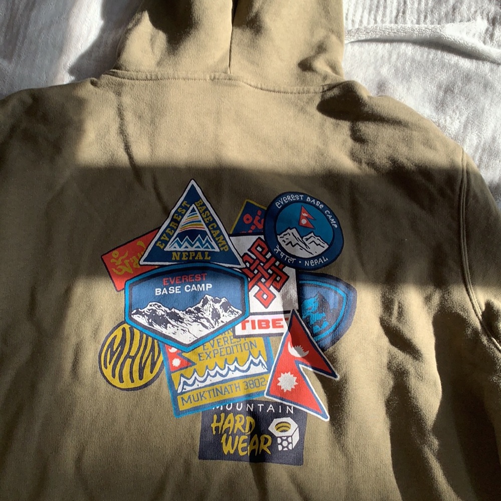 Men’s XL/TG mountain hardware pull over sweat shirt